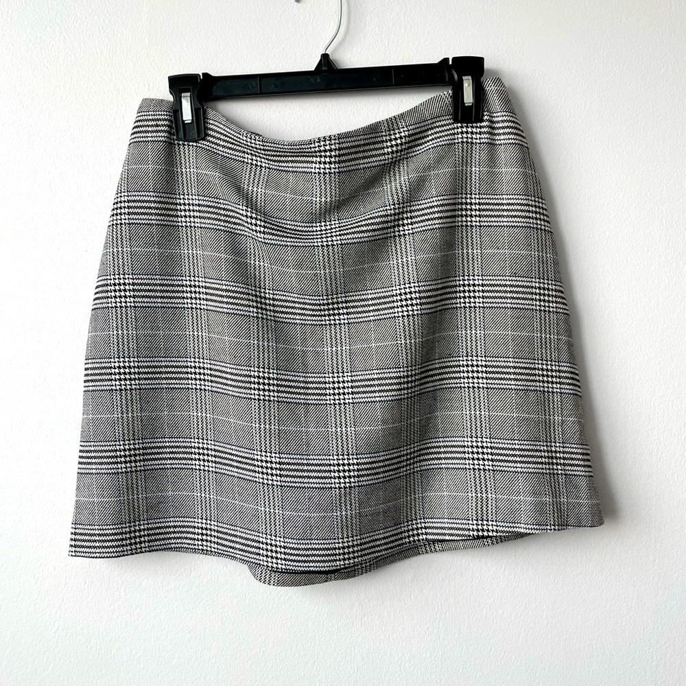 NWOT Monki Houndstooth and Checkered Mini Skirt Size 10